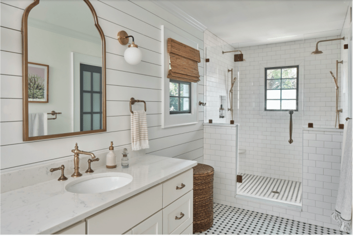 How to decorate a small bathroom window