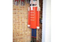 How to make a large nutcracker decoration